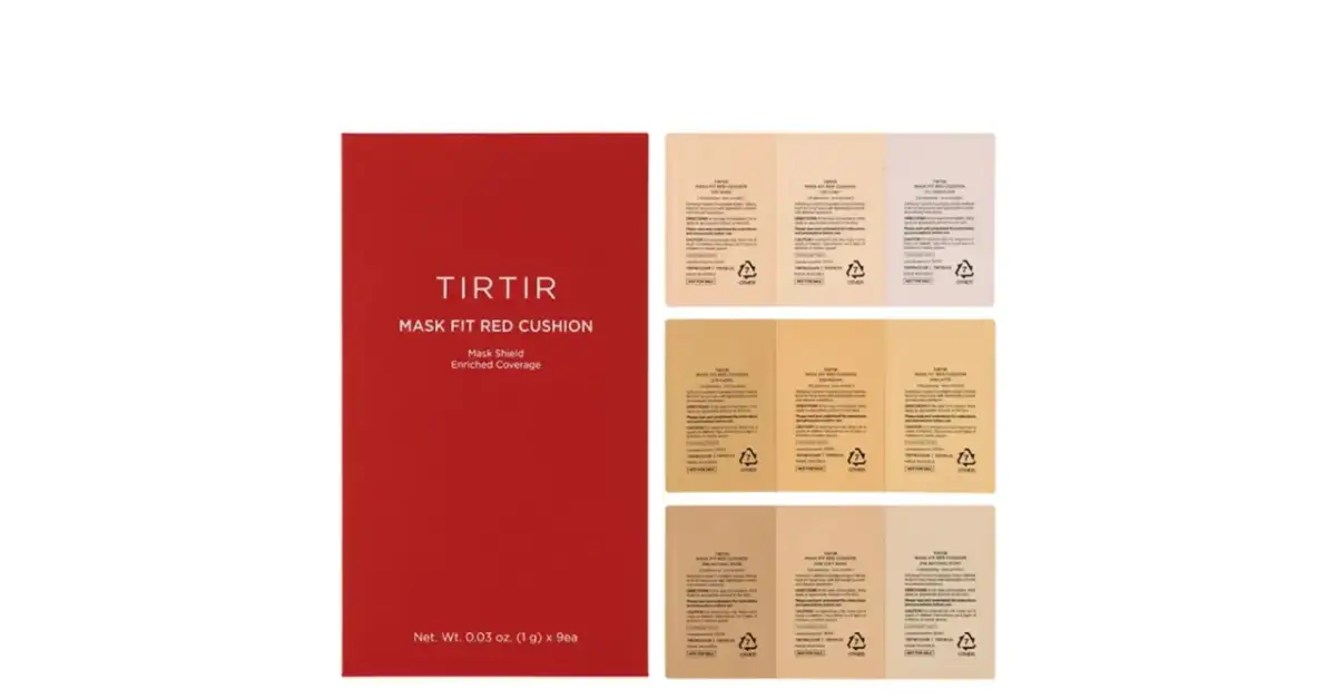 Tirtir Mask Fit Red Cushion w opakowaniu i próbkach. Zestaw zawiera 9 próbek podkładu w różnych odcieniach.