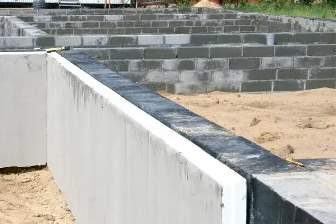 Jak obliczyć styropian na fundamenty? Poradnik krok po kroku