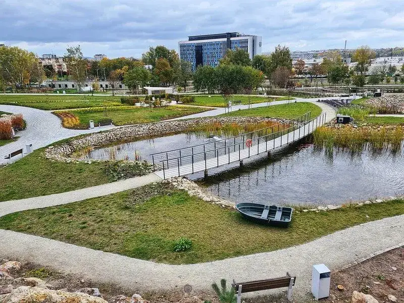 Najlepsze miejsca na spacer w Świętokrzyskiem, które musisz poznać