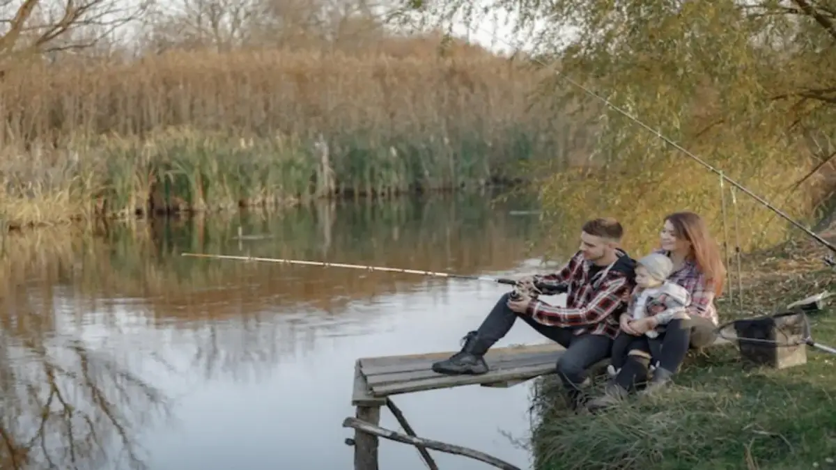 Wędkarstwo z noclegiem w Polsce: Jak wybrać idealne miejsce?