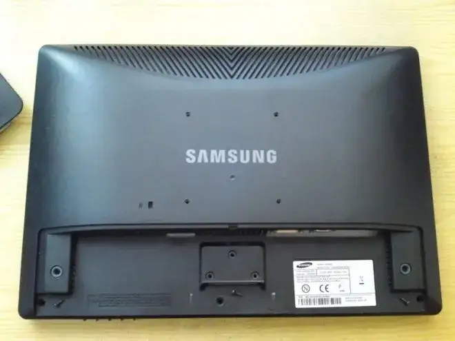 Jak naprawić monitor - poradnik samodzielnej naprawy krok po kroku 2025