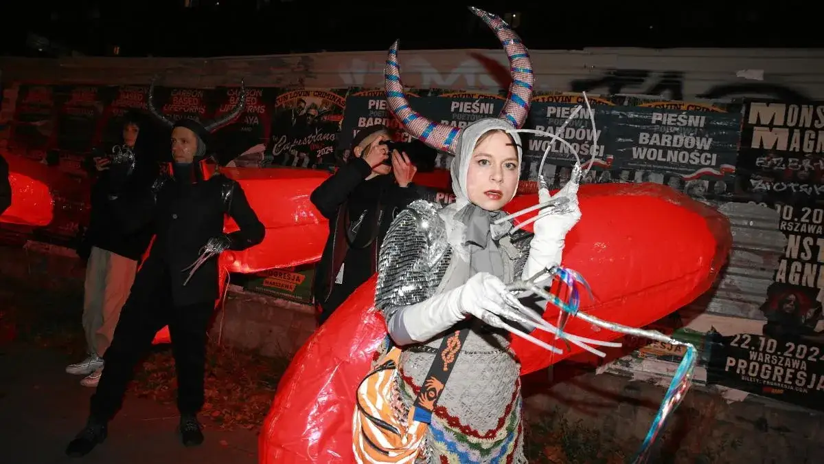 Polska sztuka nowoczesna: jak tradycja kształtuje współczesność