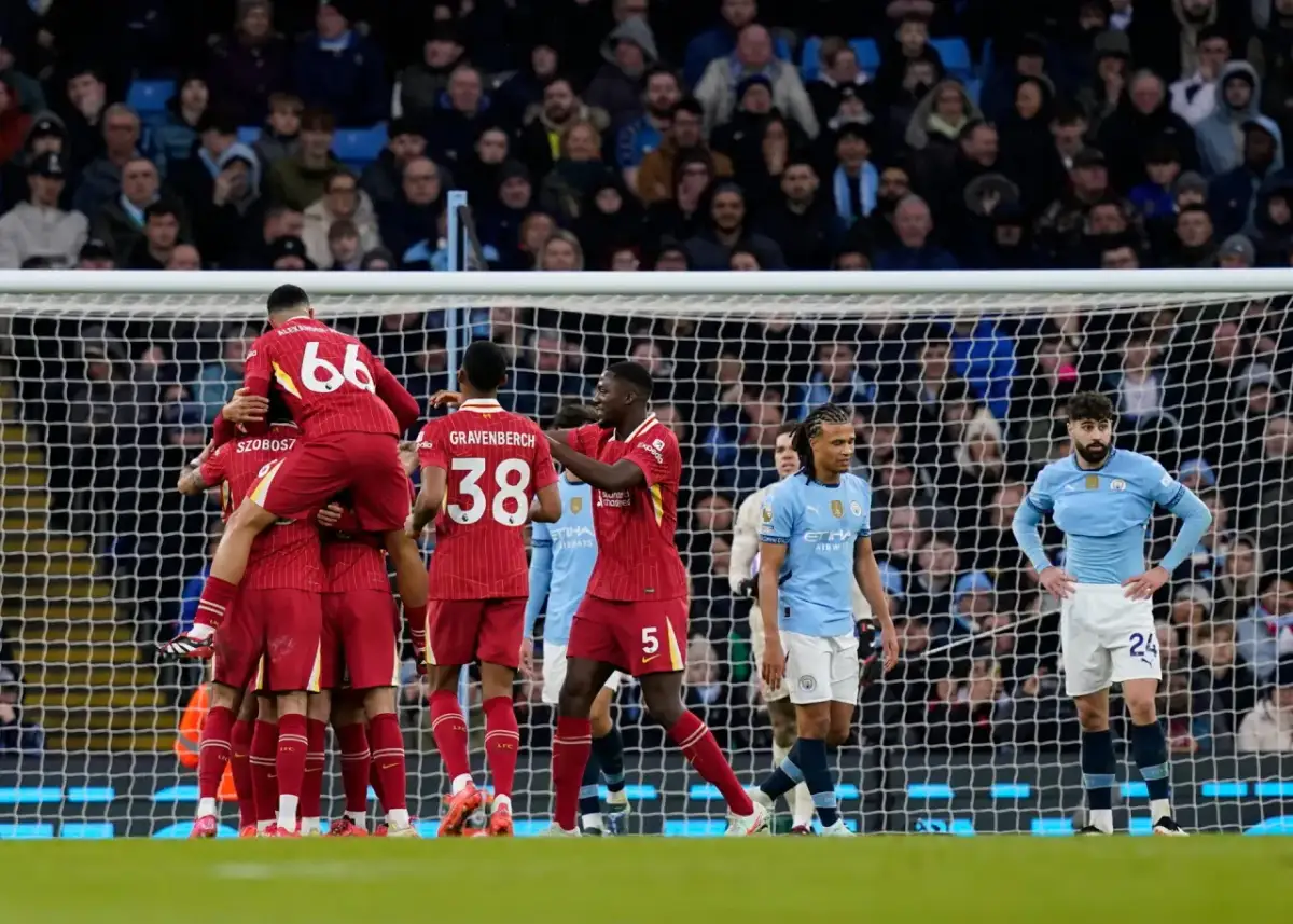 Mecze piłkarskie dziś: Pełny harmonogram i transmisje (TV/Online)