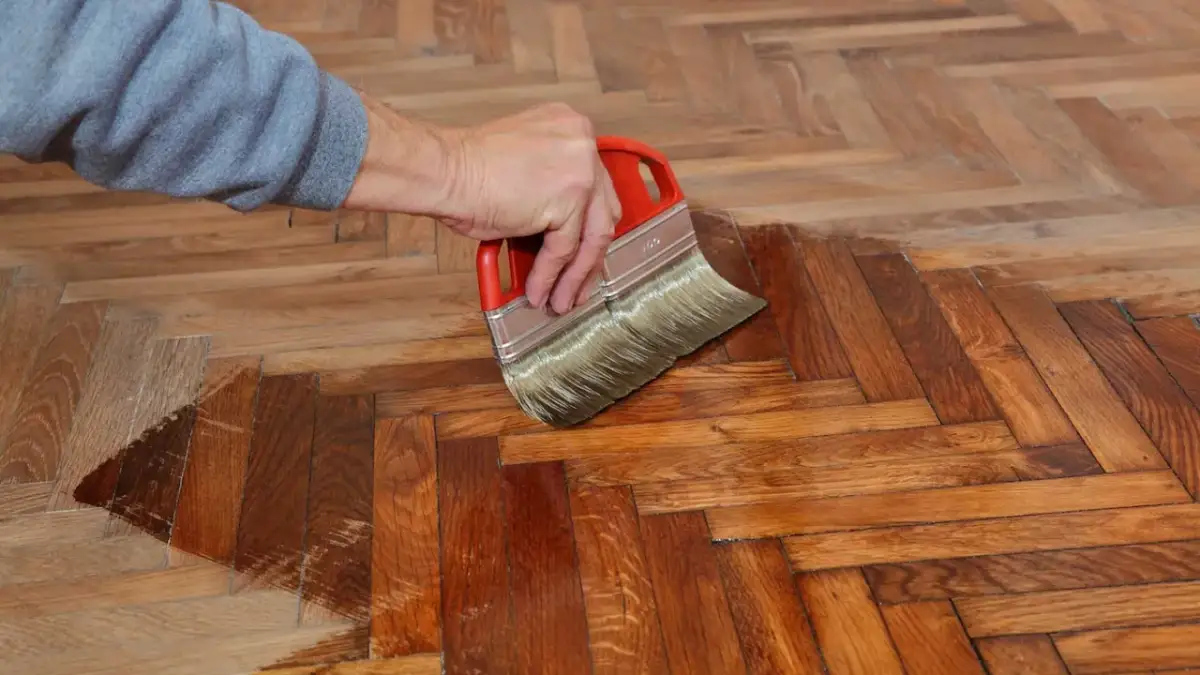 Ile razy malować Sadolin, aby uniknąć uszkodzeń drewna?