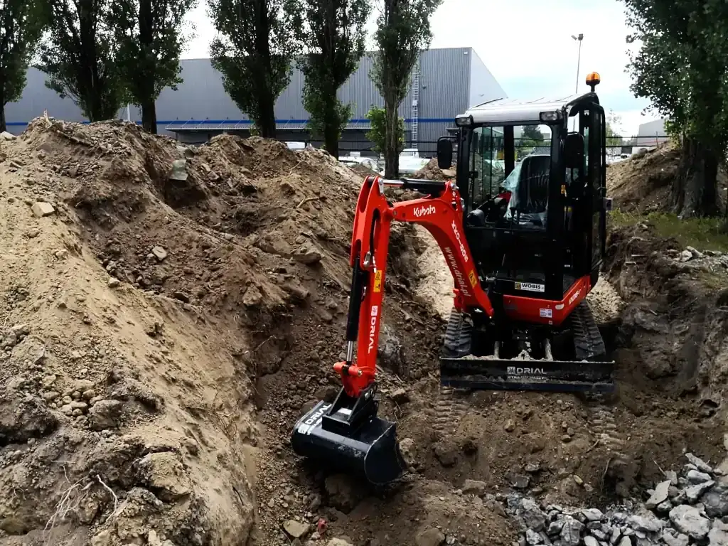 Ile kosztuje wynajem koparki? Sprawdź ceny i uniknij wysokich kosztów