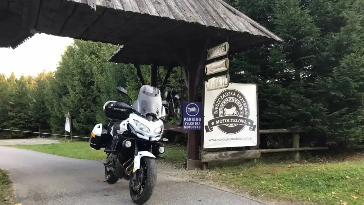Bieszczady motocyklem: Legendarne trasy i praktyczny przewodnik