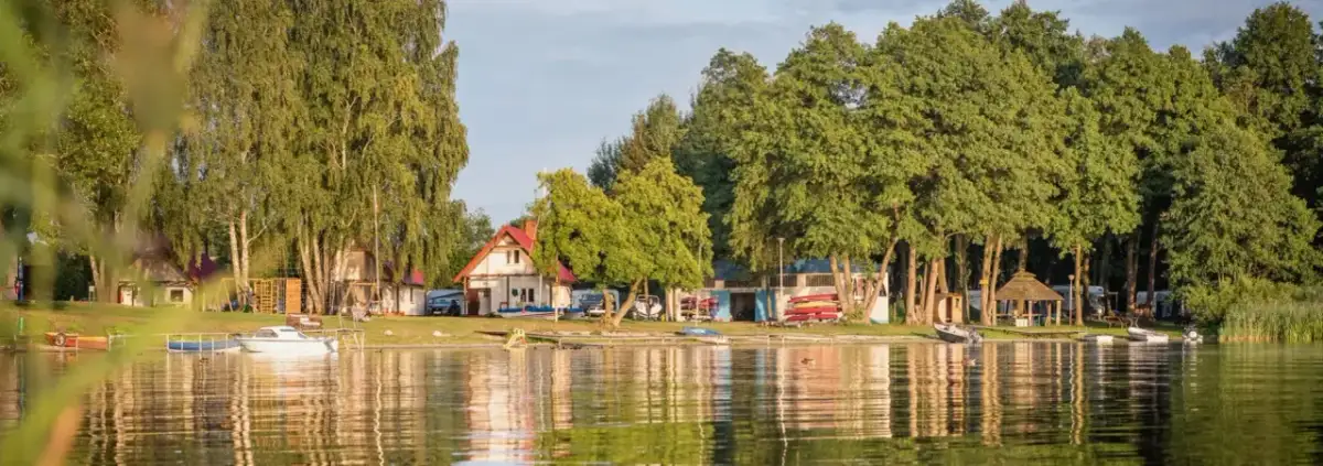 Ośrodki wypoczynkowe nad jeziorem Lubie - idealne miejsca na relaks