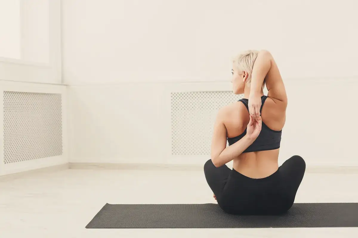 Skolioza: Te ćwiczenia szkodzą! Czego unikać, by nie pogłębić wady?