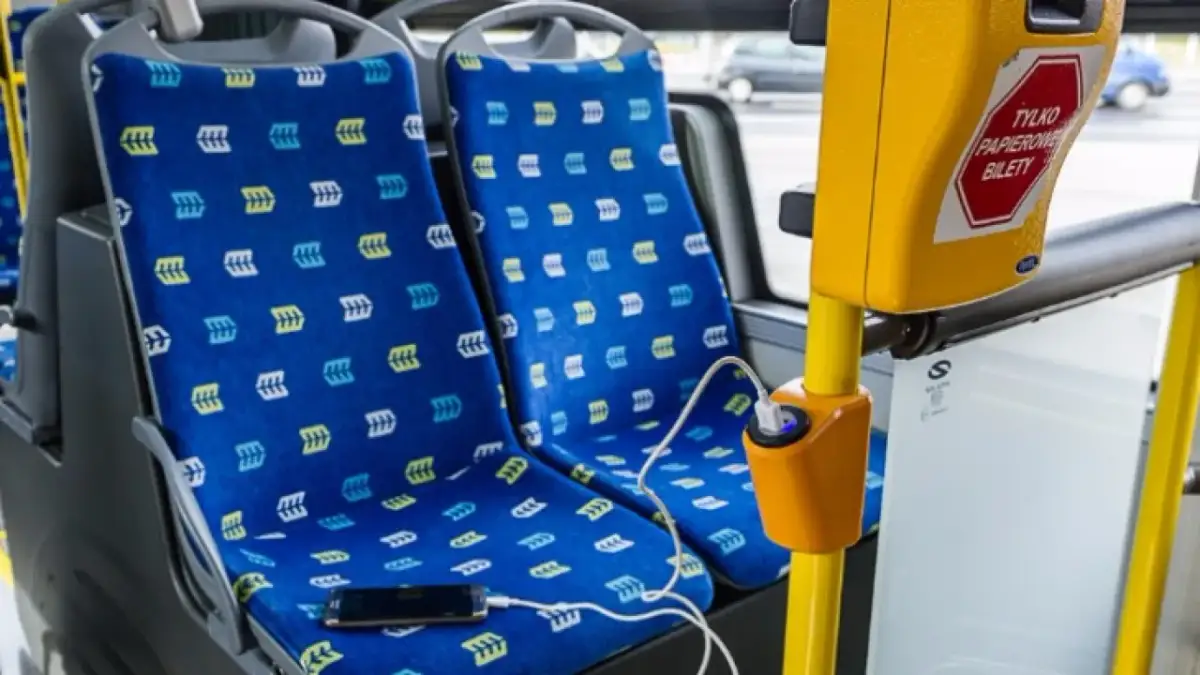 Czy w autokarach są gniazdka? Sprawdź, zanim wyruszysz w podróż