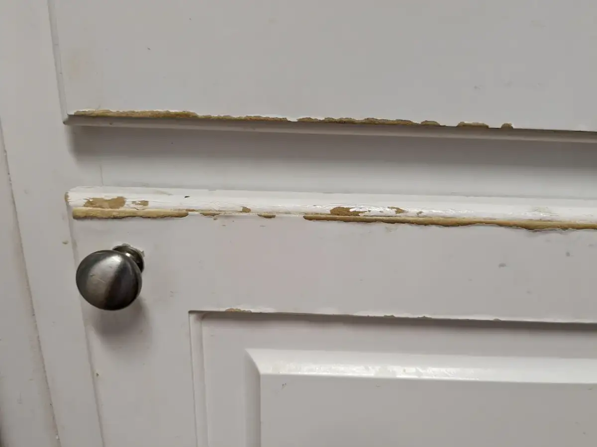 MDF uszkodzone? Napraw drzwi samodzielnie i oszczędź setki!