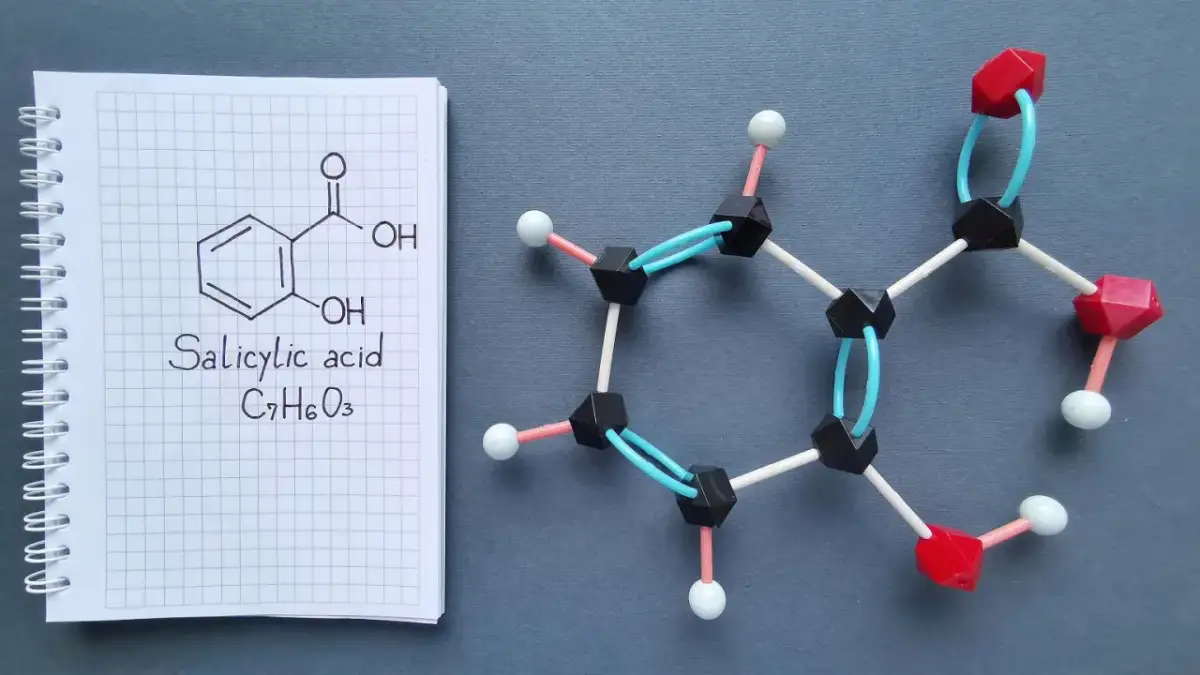 Kwas salicylowy: zmywać czy zostawić? Ostateczne rozwiązanie!