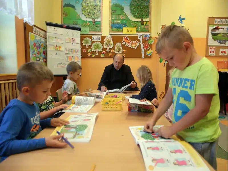 Czy rekolekcje są obowiązkowe? Poznaj swoje prawa i możliwości