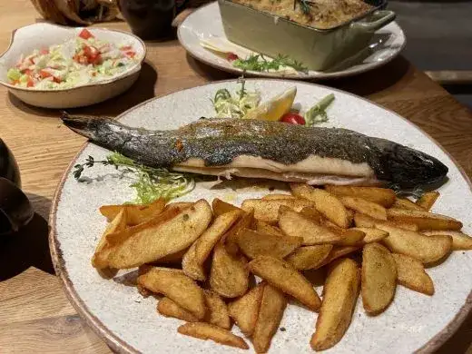Gdzie zjeść w Karpaczu? Odkryj najlepsze restauracje i smaki