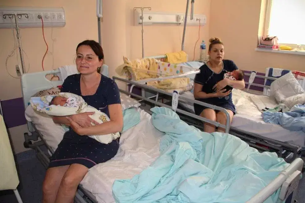 Ile kosztuje poród w Polsce? NFZ vs. prywatna klinika pełny kosztorys