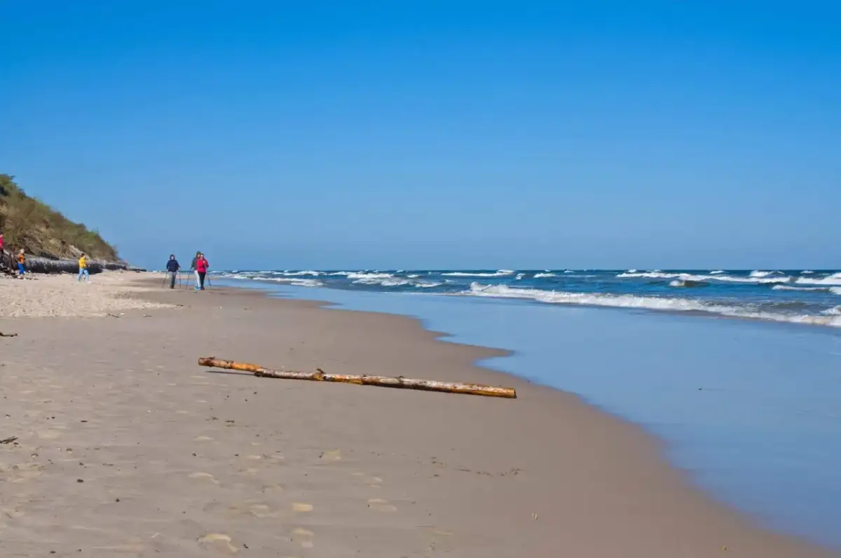 Gdzie jest Jastrzębia Góra? Odkryj jej wyjątkową lokalizację nad morzem