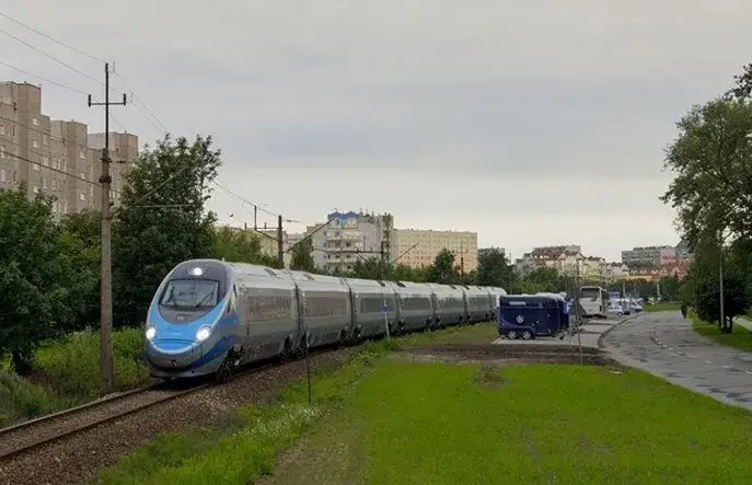 Czy Pendolino jedzie do Kołobrzegu? Sprawdź sezonowe połączenia i zmiany