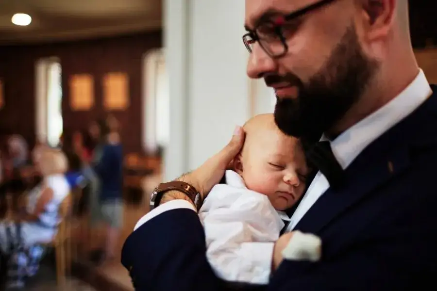 Fotograf na chrzest: Ceny, pakiety i jak nie przepłacić?