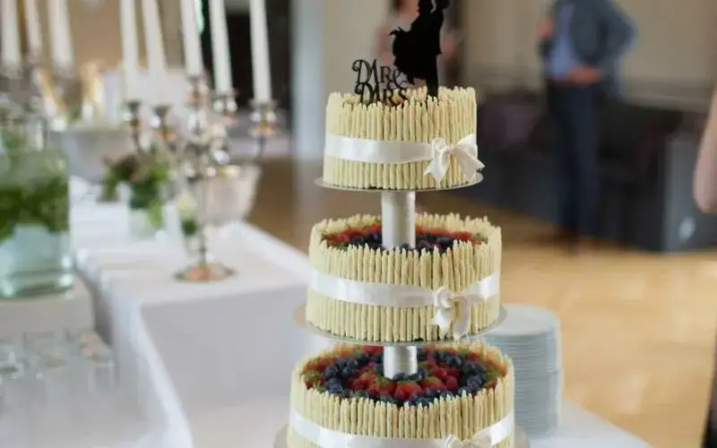 Gdzie kupić ozdoby na tort – najlepsze miejsca i wyjątkowe dekoracje