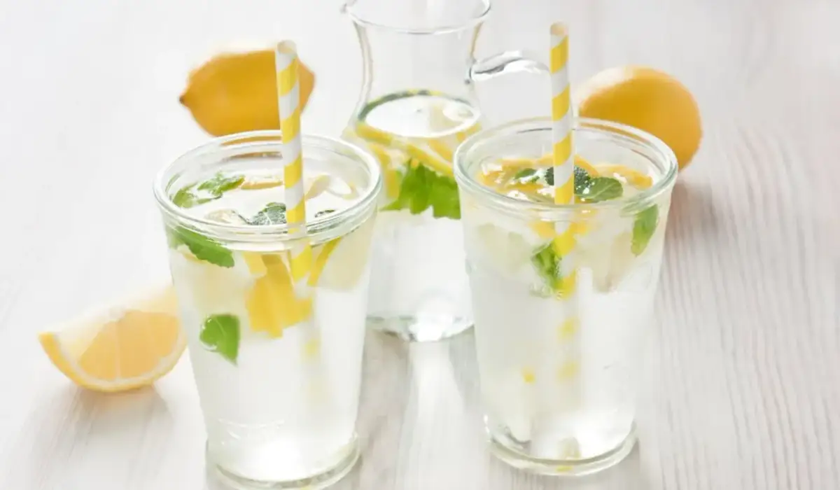 Domowy izotonik: przepis na skuteczne nawodnienie bez chemii