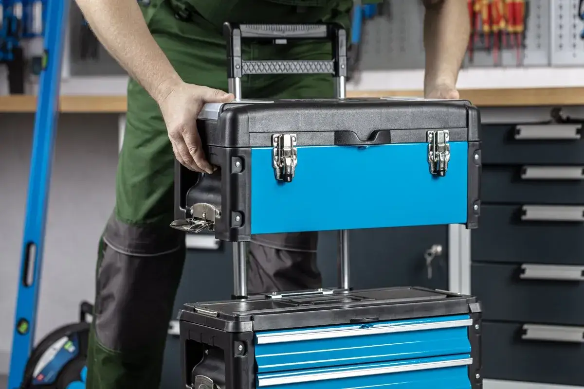 Jaki wózek narzędziowy do warsztatu - uniknij najczęstszych błędów