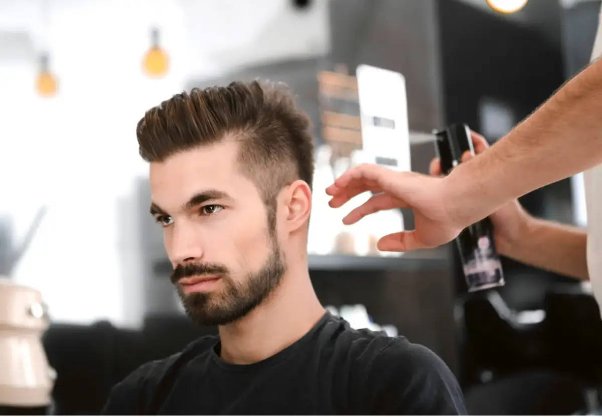 Jak wybrać idealny lakier do włosów dla swojego typu fryzury