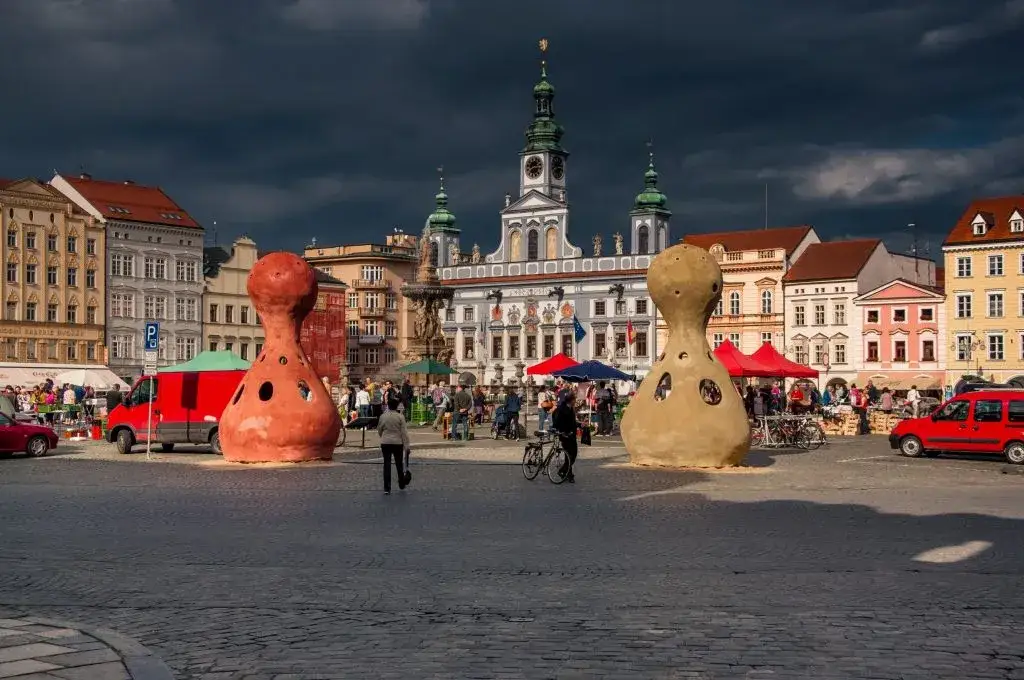 Czeskie Budziejowice: Przewodnik po atrakcjach i piwnych sekretach