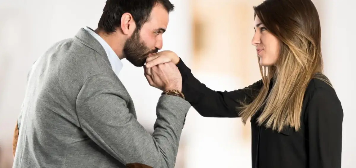 Jak zwracać się do dziewczyny w różnych sytuacjach bez faux pas