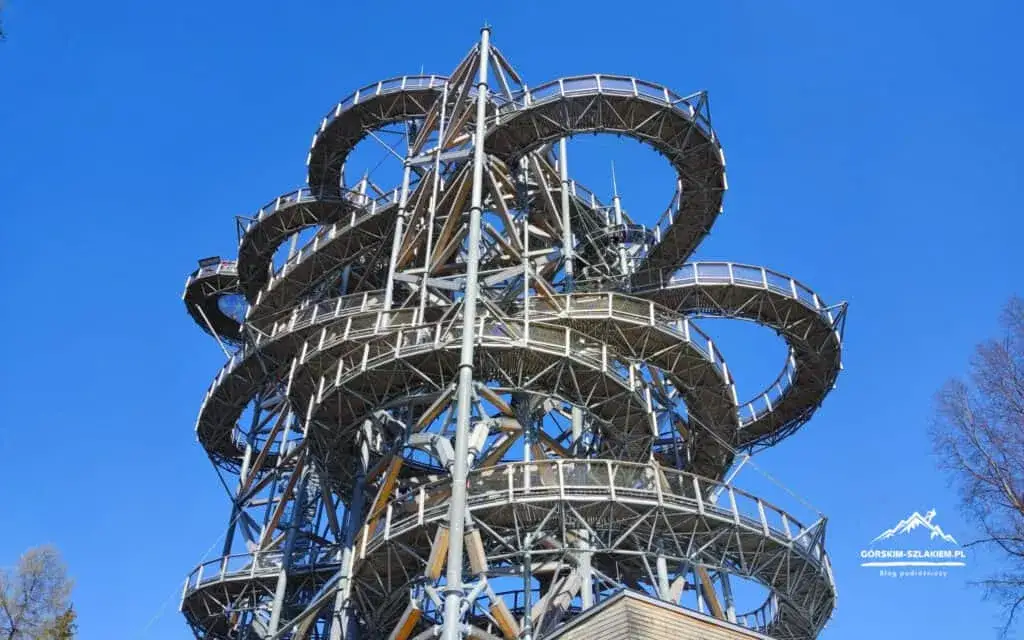 Świeradów-Zdrój: Odkryj atrakcje od Sky Walk po górskie szlaki!