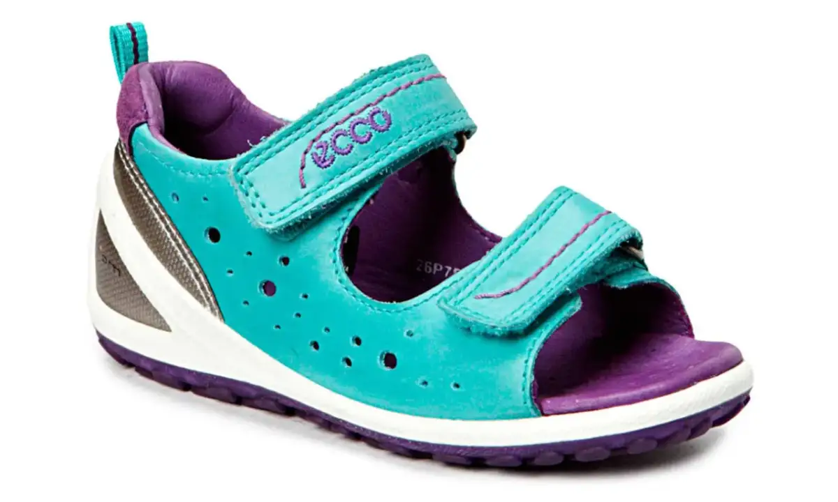 Jakie sandałki dla rocznego dziecka? 8 kluczowych porad dla rodziców