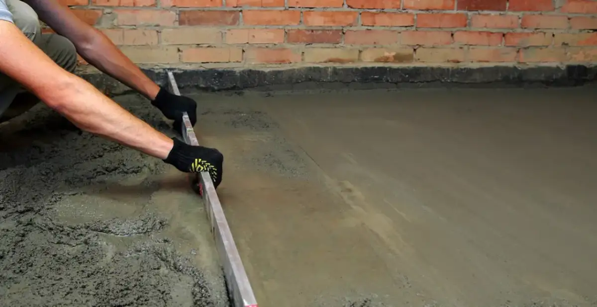 Piasek czy żwir do wylewki? Poznaj najlepszy wybór dla swojego domu