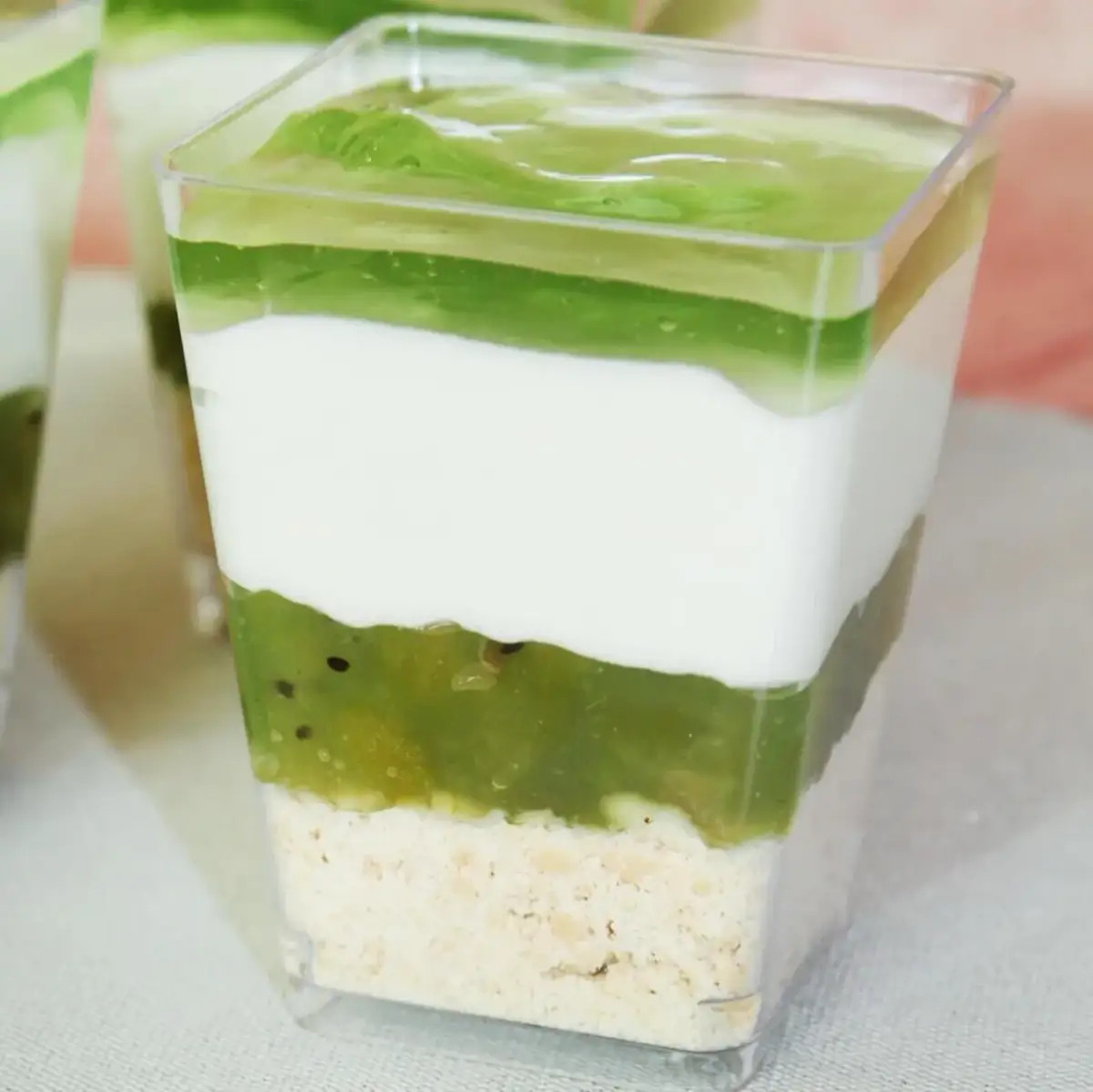 Galaretka: 20+ pomysłów na desery i dania wytrawne, które zaskoczą!