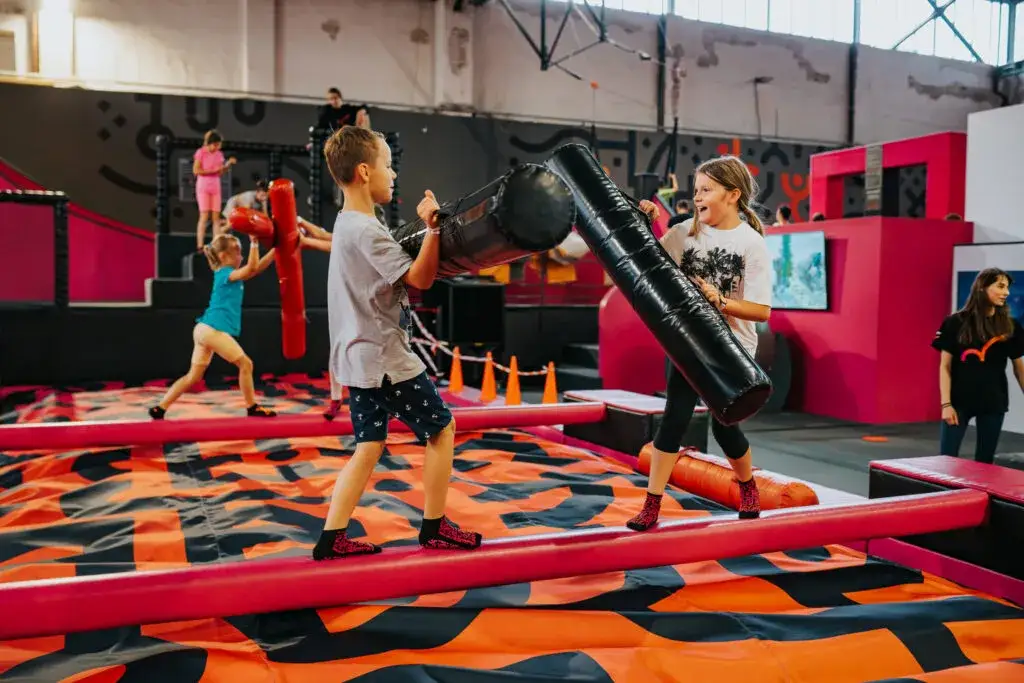 Atrakcje dla dzieci pod Warszawą: 20+ pomysłów na udany weekend!