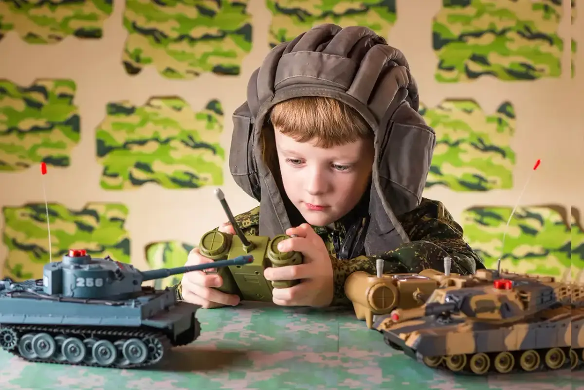 Najlepsze zabawki militarne dla 5-latka: bezpieczna nauka i zabawa