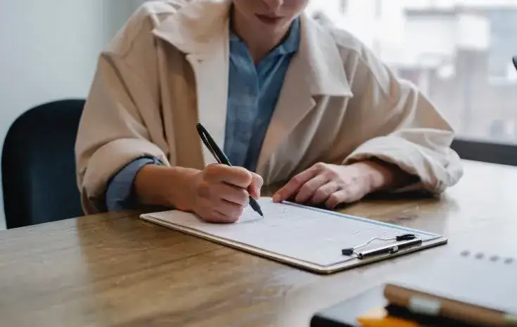 Jak wypełnić wniosek o urlop wychowawczy i uniknąć błędów