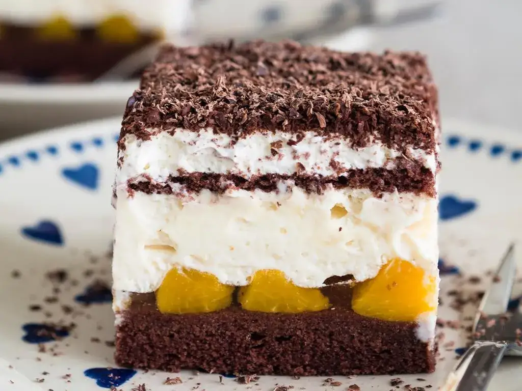 Pyszne ciasto z brzoskwiniami i serkiem mascarpone - łatwy przepis