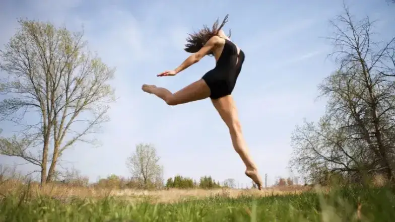 Co to jest taniec? Pełny przewodnik po sztuce ruchu i pasji.