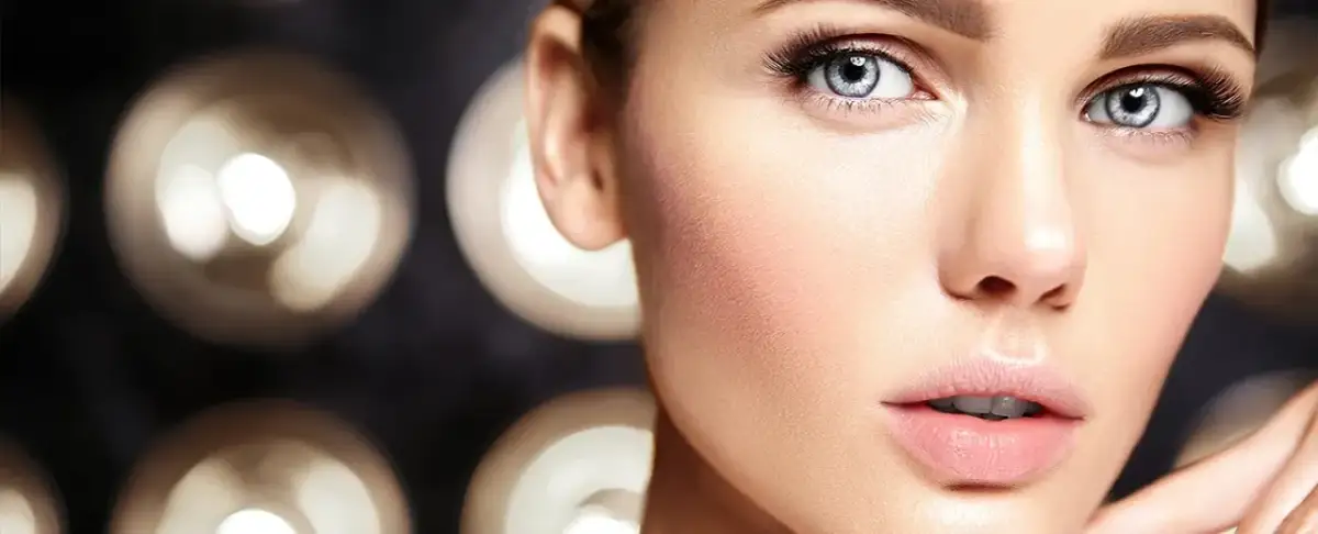 Jak dobrać kosmetyki do makijażu, aby uniknąć błędów i podkreślić urodę