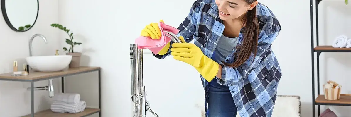 Jak często sprzątać łazienkę, aby uniknąć nieprzyjemnych zapachów?