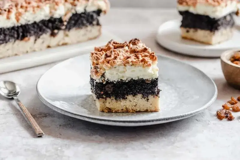 Pyszne ciasto z makiem i budyniem – sprawdzone przepisy na deser