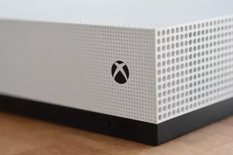 Xbox One S czy X - która konsola naprawdę zasługuje na Twoje pieniądze?