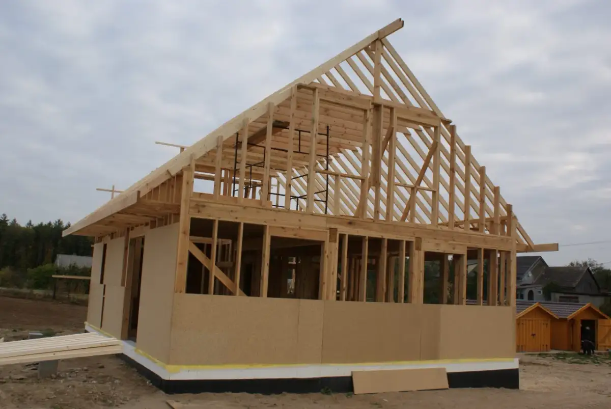 Budowa domu drewnianego 2026: Koszty, technologie, porady eksperta