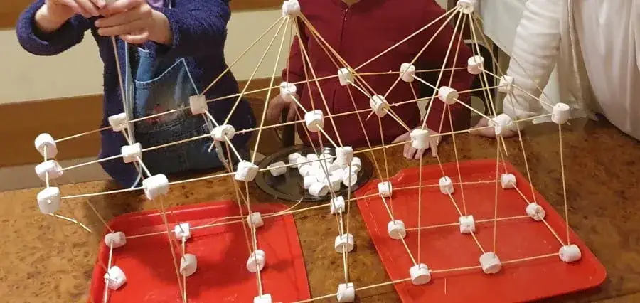 Zajęcia integracyjne: skuteczne metody na budowanie zaufania w klasie