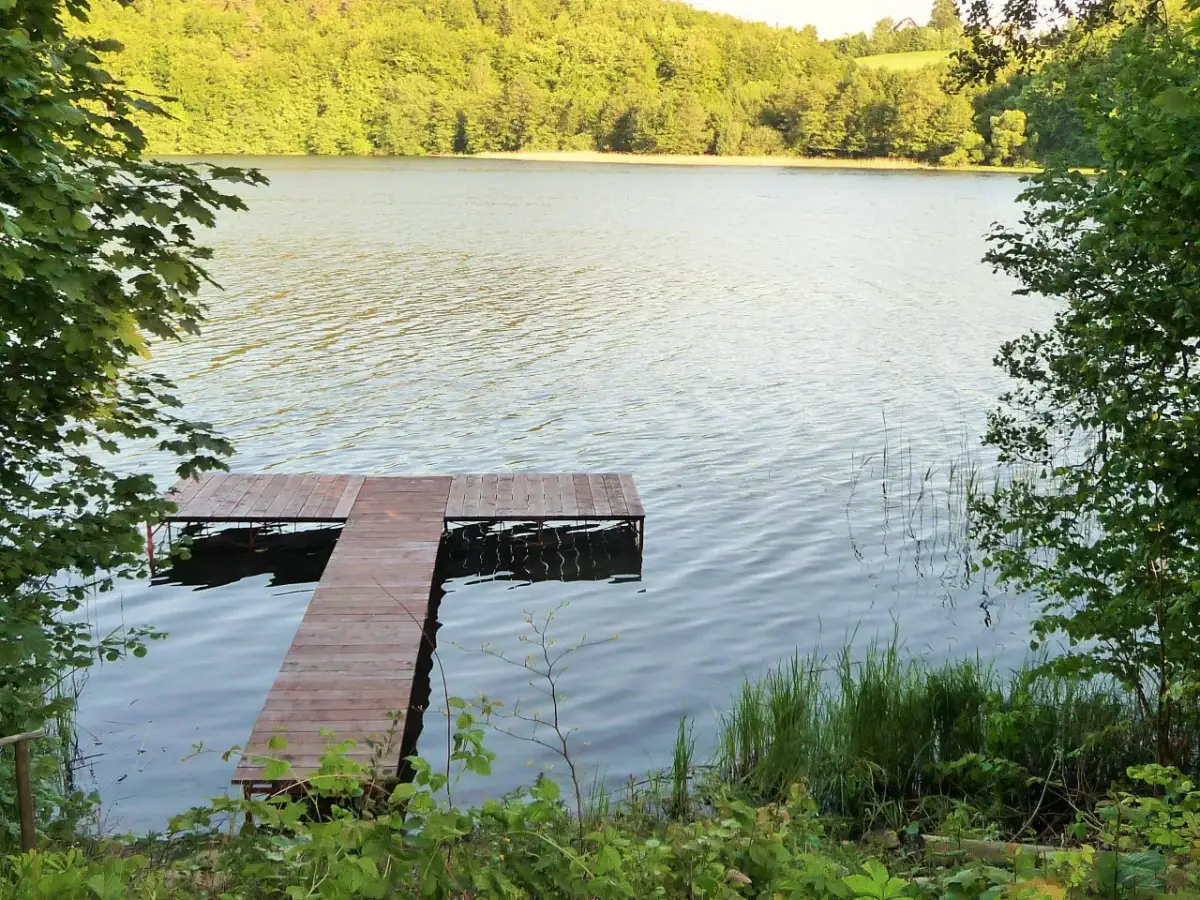 Jezioro Rekowo - tajemnicze miejsce w sercu Kaszub z atrakcjami