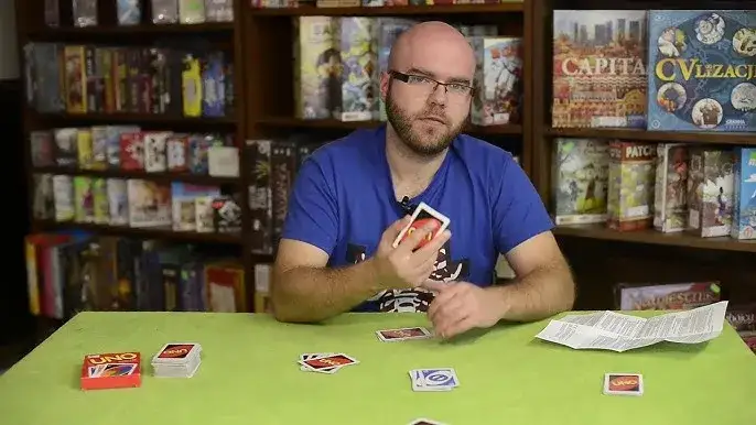 Jak grać w Uno? Opanuj zasady, karty i wygrywaj!