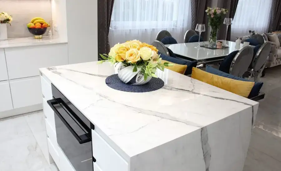 Konglomerat czy kompozyt – odkryj kluczowe różnice i wybierz mądrze