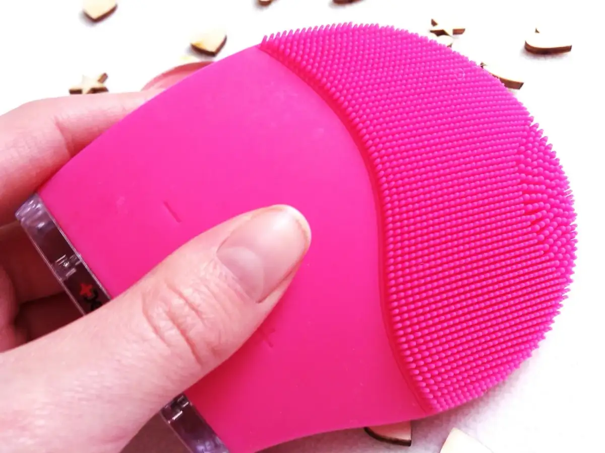 Szczoteczka soniczna Dermofuture: Jak używać, by mieć idealny uśmiech?