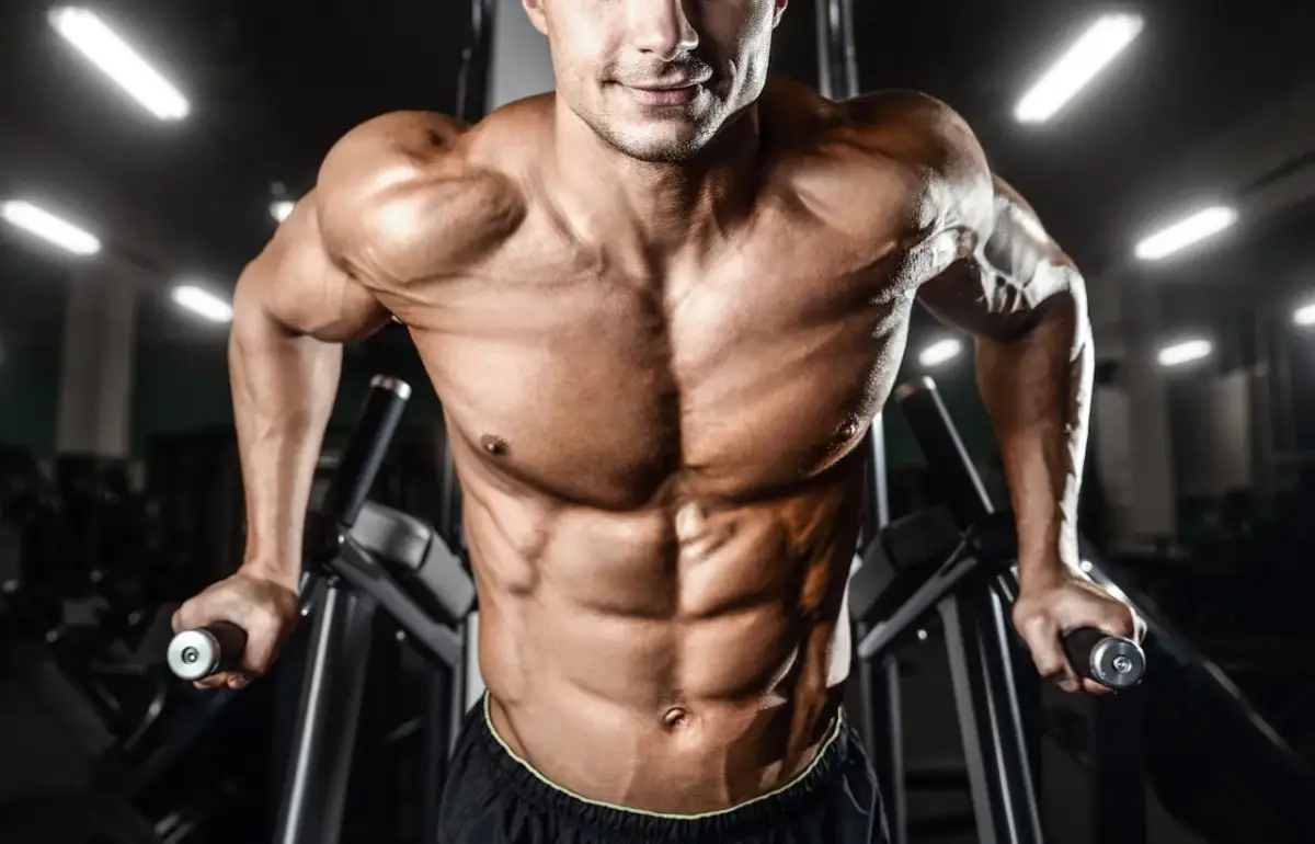 Ile ćwiczeń na barki? Plan na masę i siłę bez kontuzji!