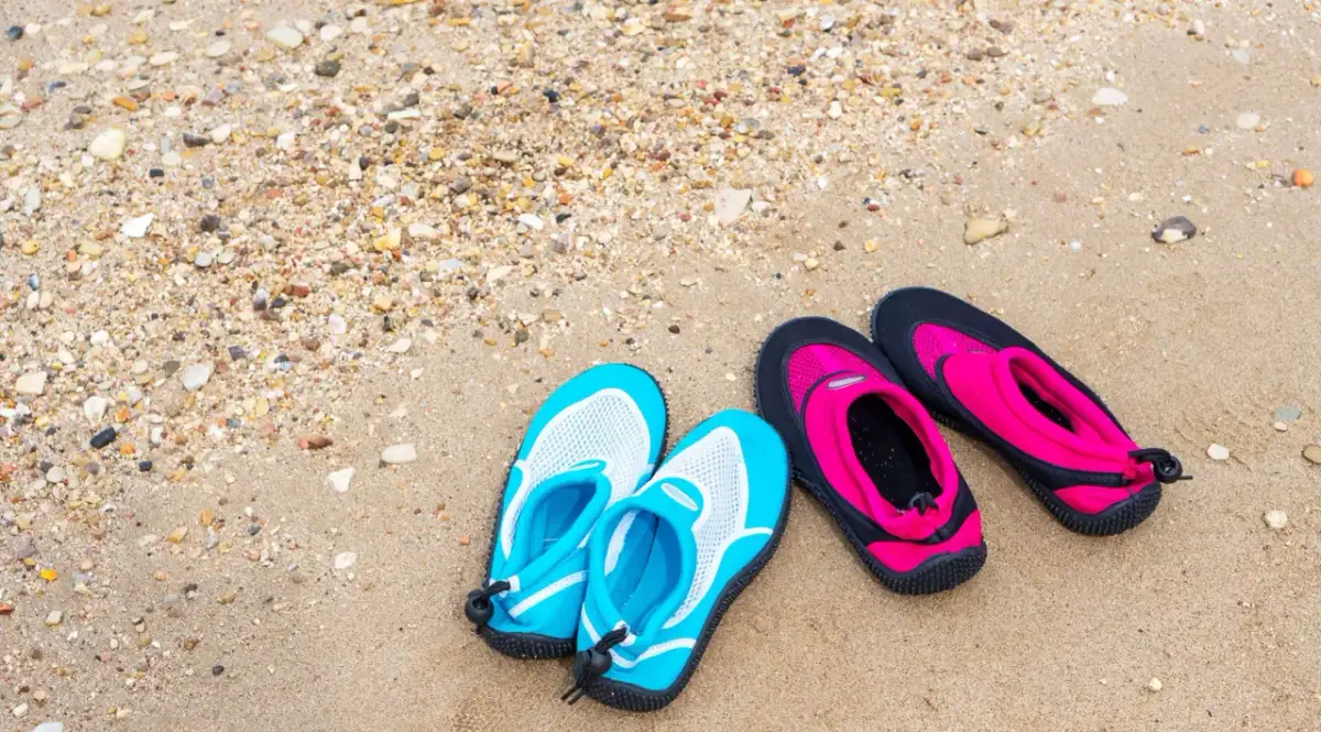 Jakie buty na jeżowce? Wybierz idealne i uniknij bólu!