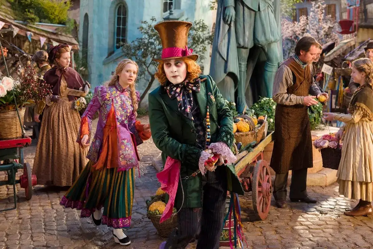 Alicja po drugiej stronie lustra: Gdzie obejrzeć? Wszystkie opcje!