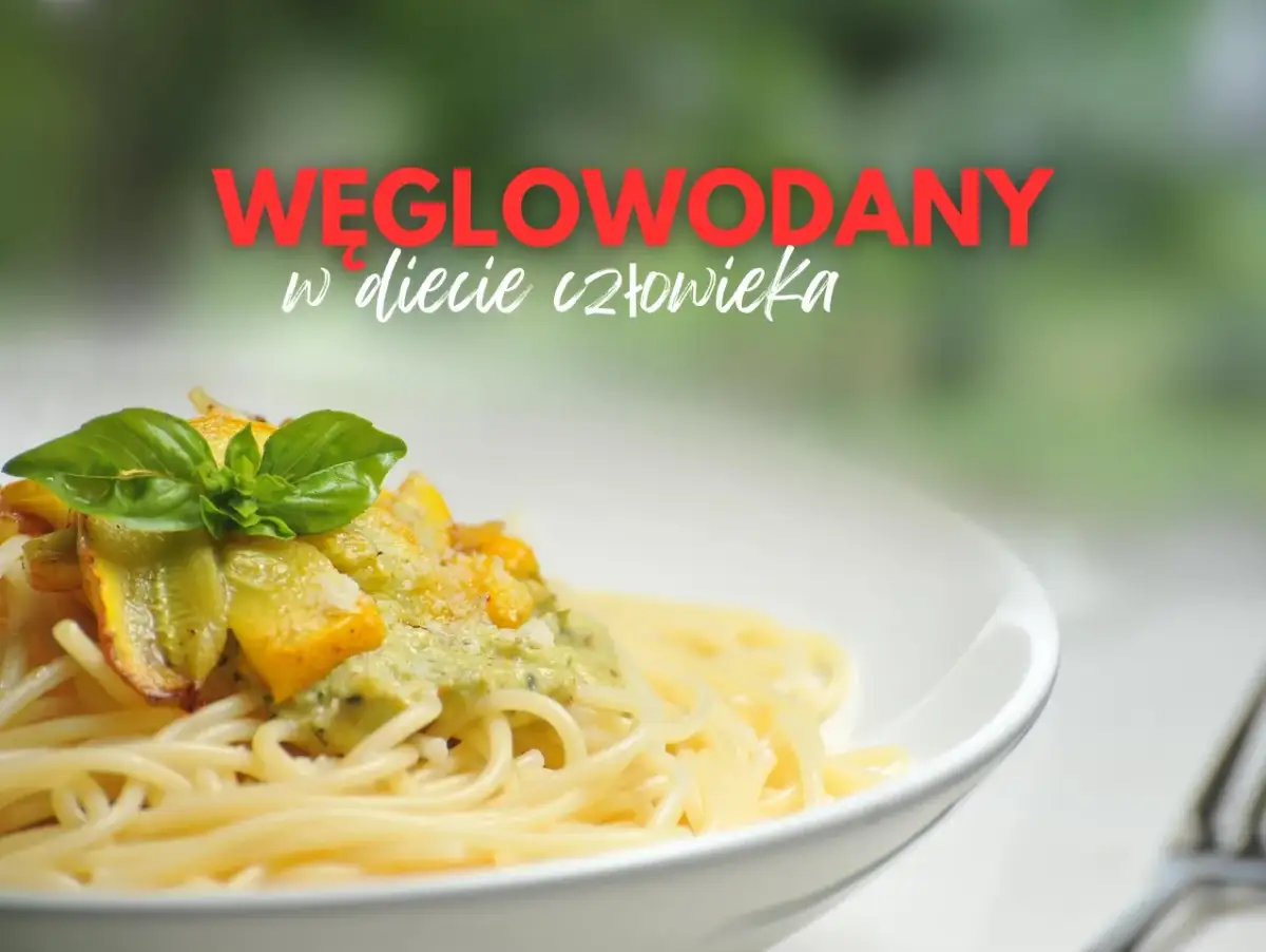 Pyszne spaghetti z sosem pesto i warzywami. Węglowodany to podstawa zdrowej diety, dostarczają energii na cały dzień.
